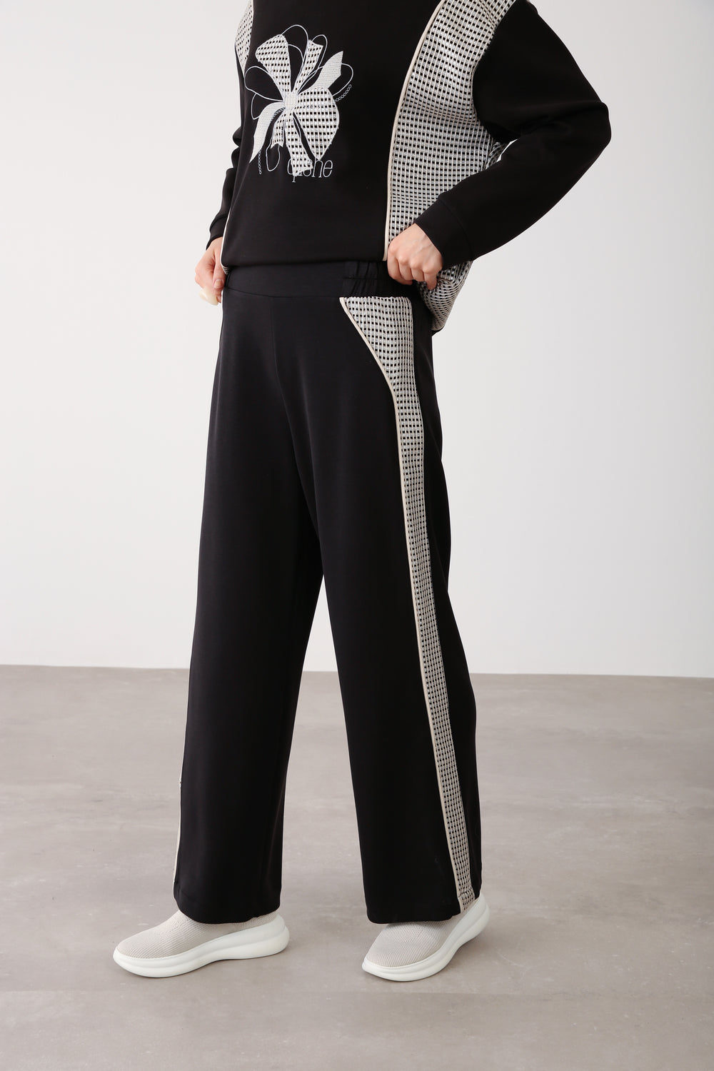 Wholesale Oysho Fabric Mesh-Panel Pants - Black