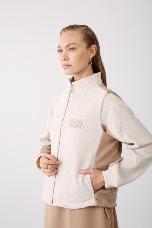 Wholesale Ultra-Soft Stretch Modal Fabric Contrast Panel Zip-Up Vest – Camel