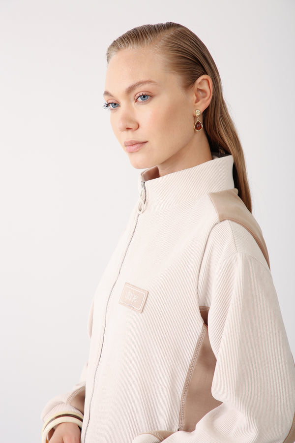 Wholesale Ultra-Soft Stretch Modal Fabric Contrast Panel Zip-Up Vest – Camel