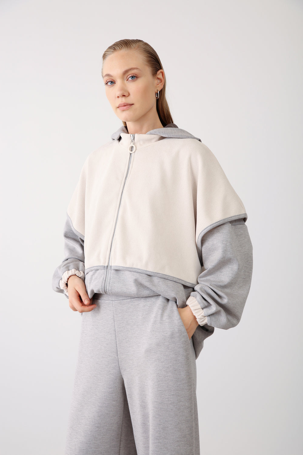 Wholesale Oysho Two-Tone Zip-Up Hooded Jacket - Grey