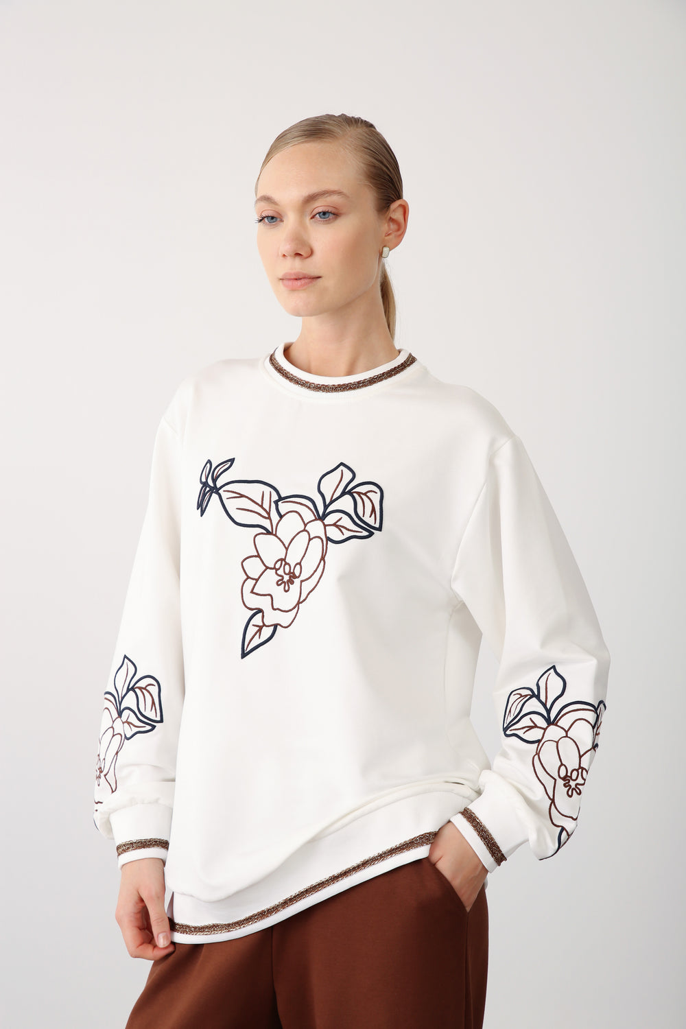 Wholesale Two-Thread Fabric Embroidered Sweatshirt - Brown