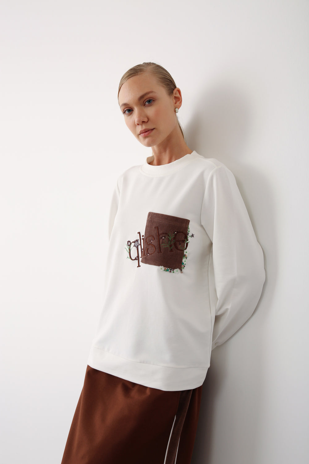 Wholesale Premium Combed Cotton Embroidered Detail Sweatshirt – Brown