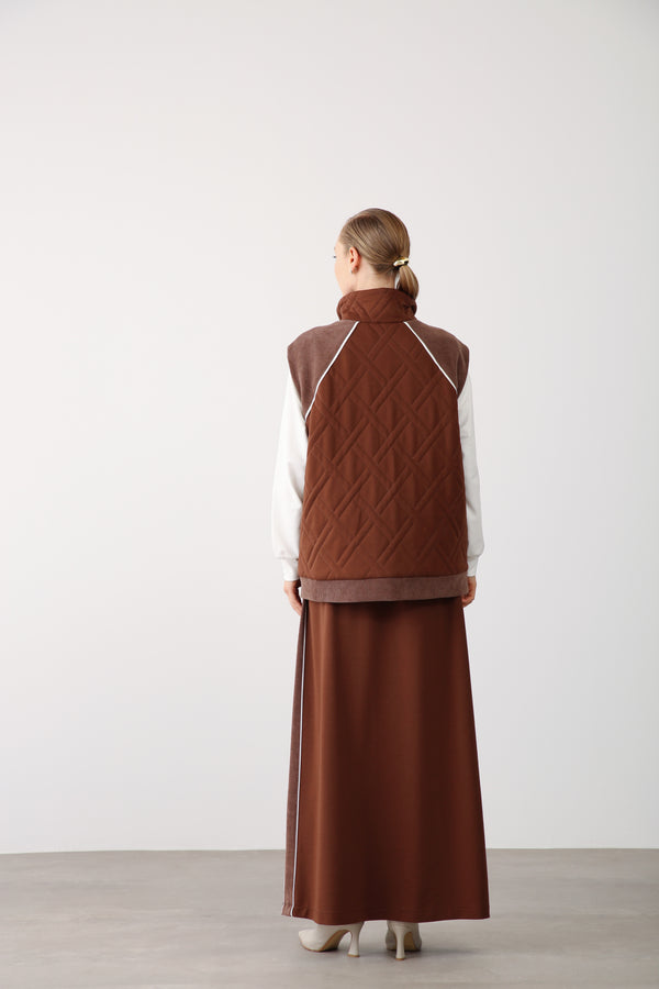 Wholesale Two Thread Fabric Contrast Side Detailed Long Skirt – Brown