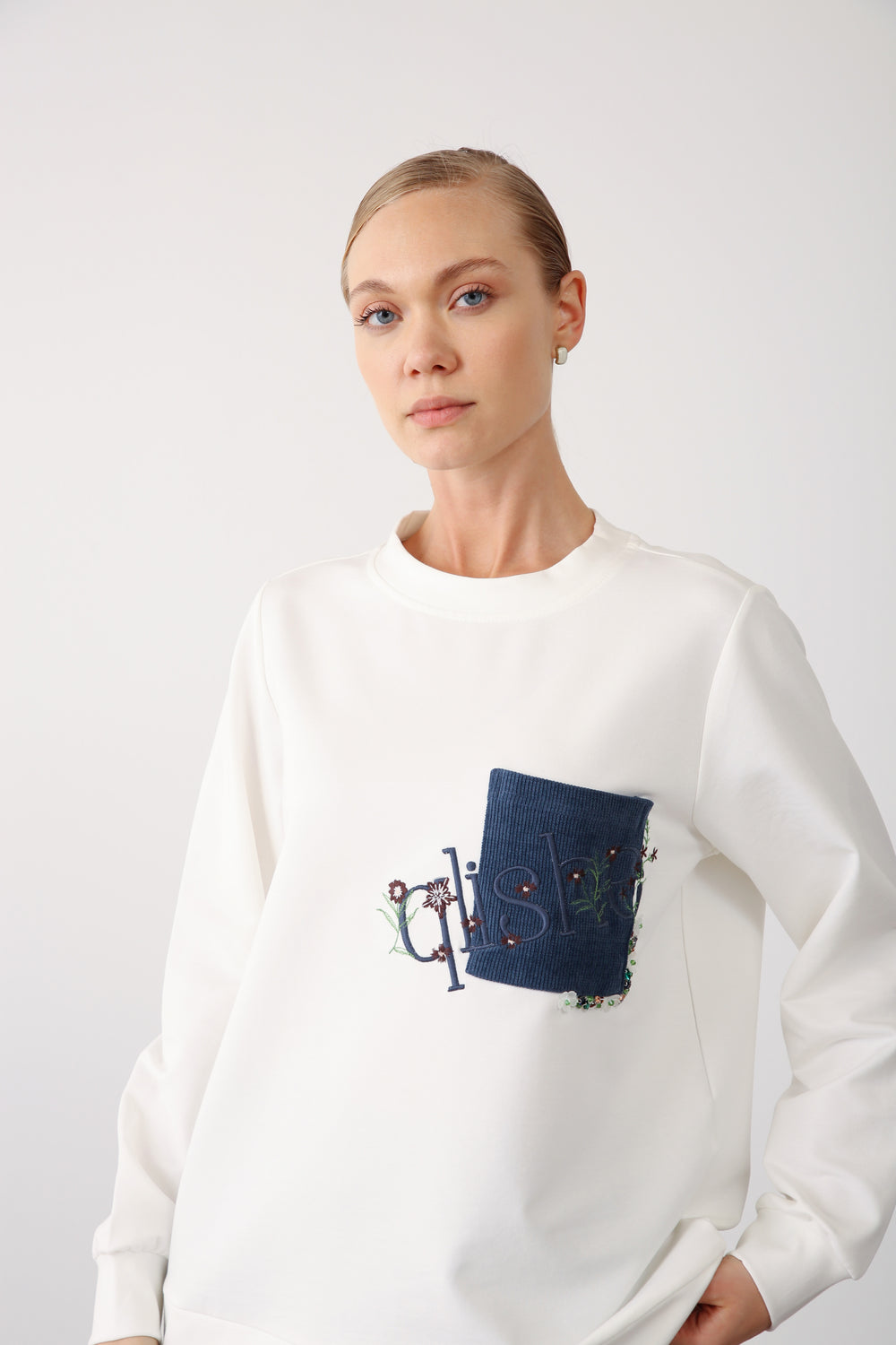 Wholesale Premium Combed CottonEmbroidered Detail Sweatshirt – Indigo