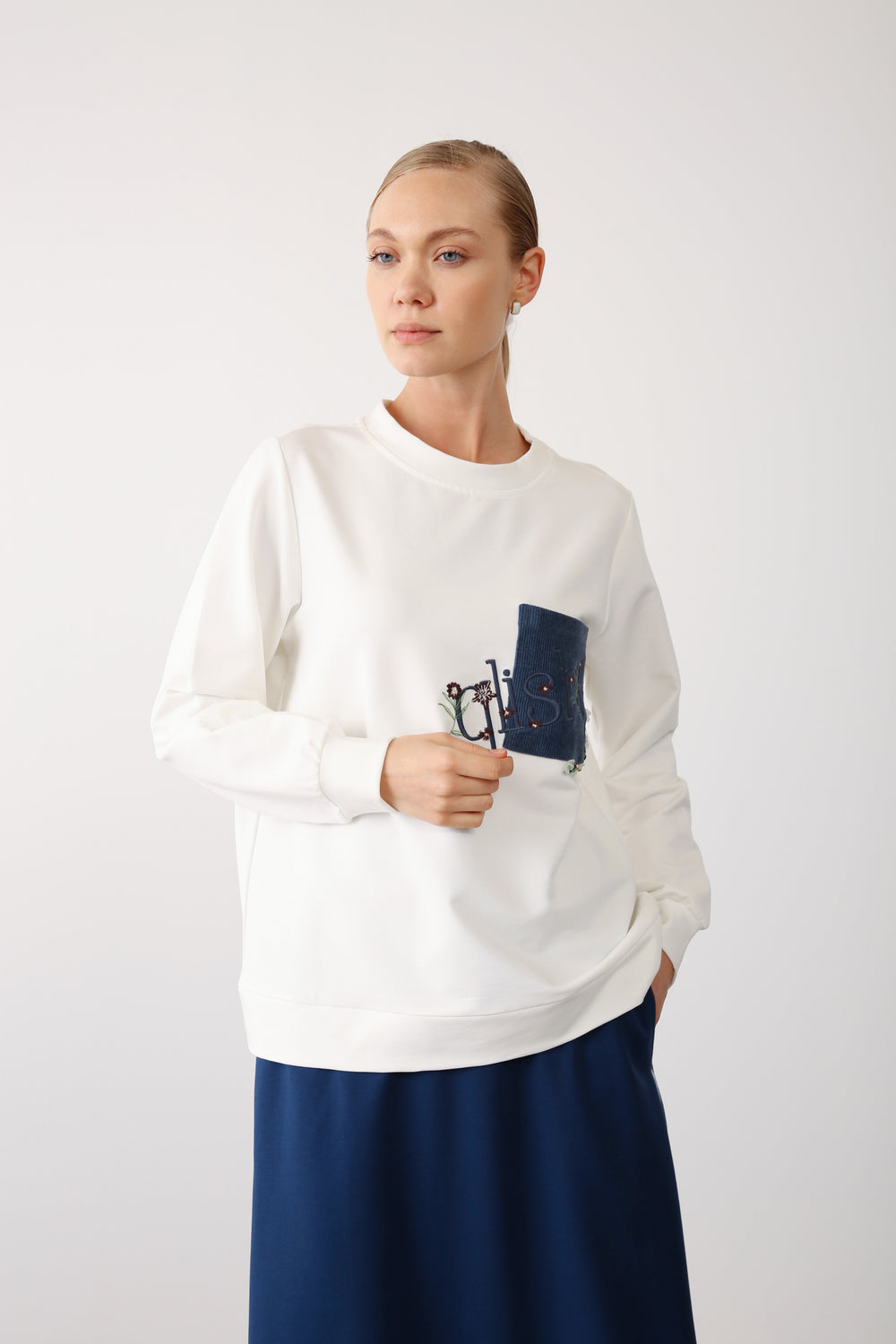 Wholesale Premium Combed CottonEmbroidered Detail Sweatshirt – Indigo