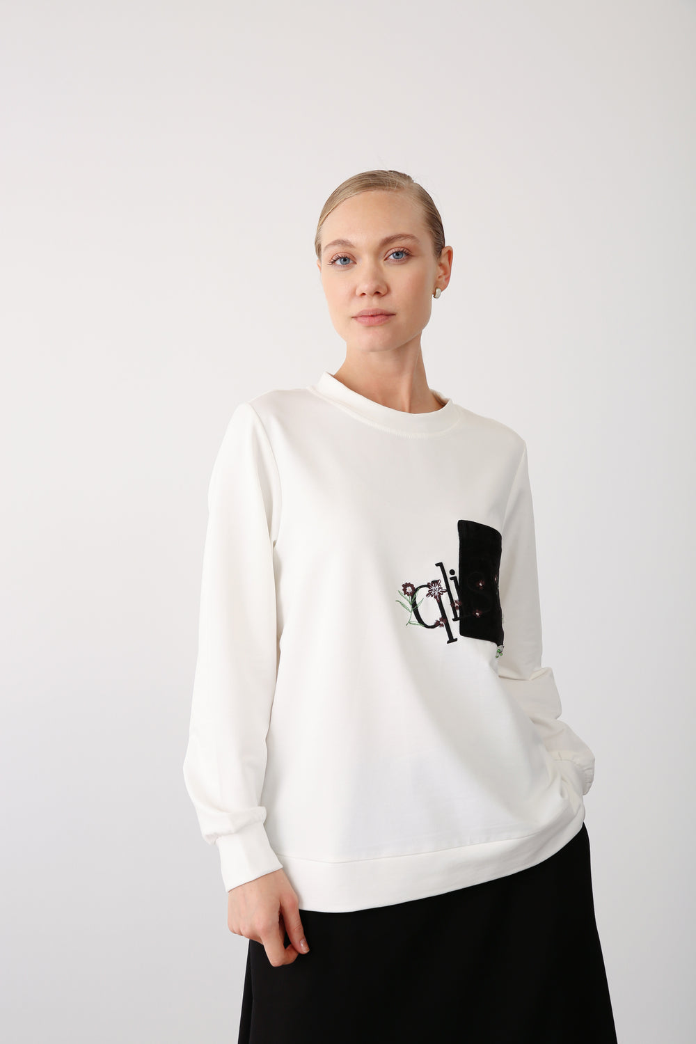 Wholesale Premium Combed Cotton Embroidered Detail Sweatshirt – Black