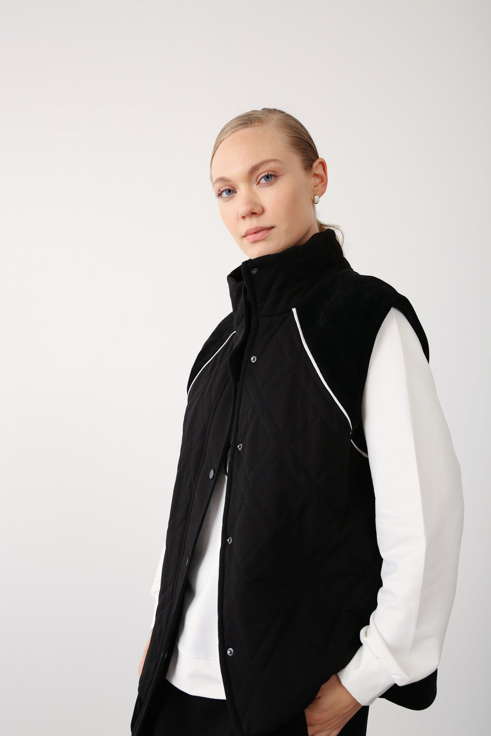 Wholesale Two-Thread Quilted Detailed Vest - Black