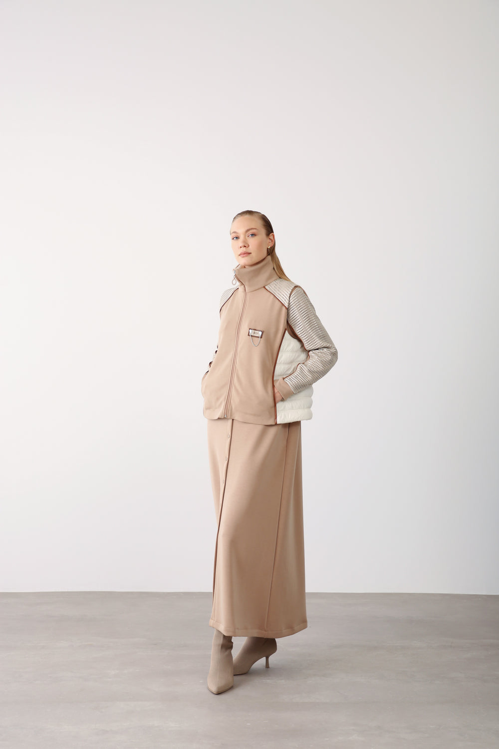 Wholesale Oysho Quilted Faux Leather Detailed Vest – Beige