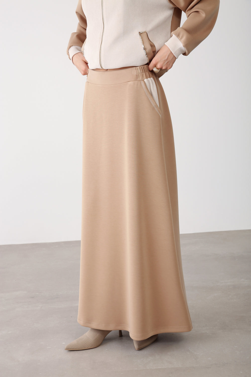 Wholesale Oysho Fabric Elastic Waist Long Skirt – Camel