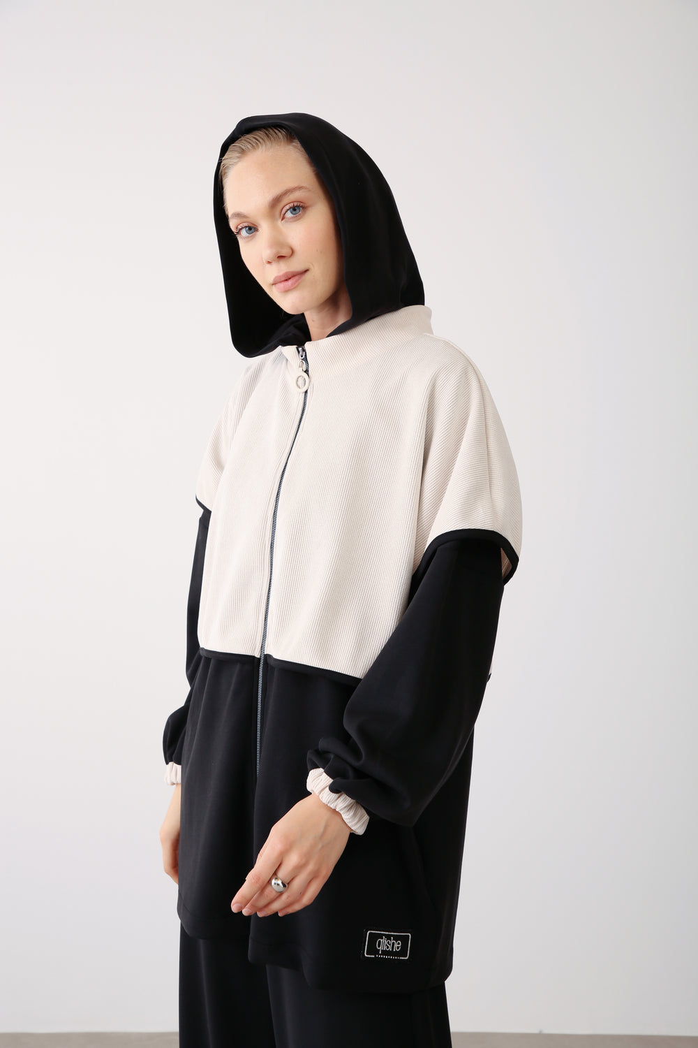 Wholesale Oysho Two-Tone Zip-Up Hooded Jacket - Black