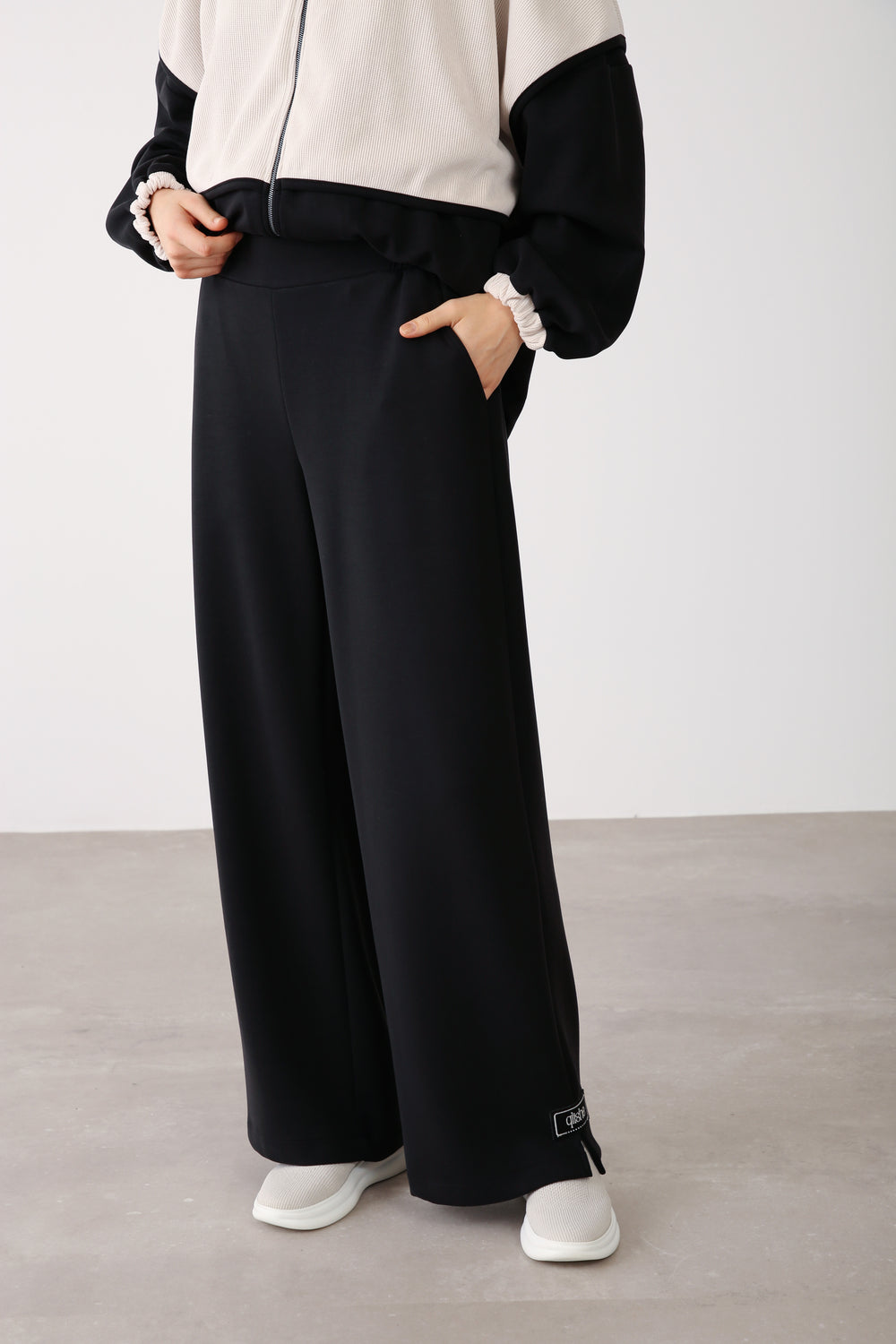 Wholesale Oysho Wide-Leg Elastic Waist Pants - Black