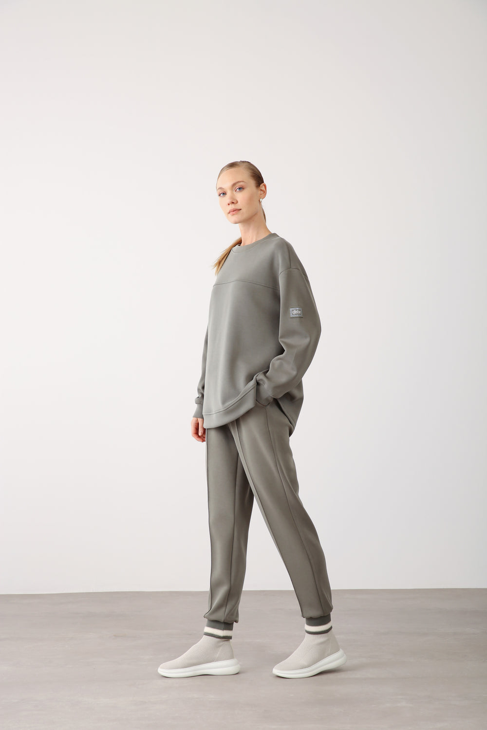 Wholesale Oysho Fabric Ribbed Hem Drawstring Pants – Khaki