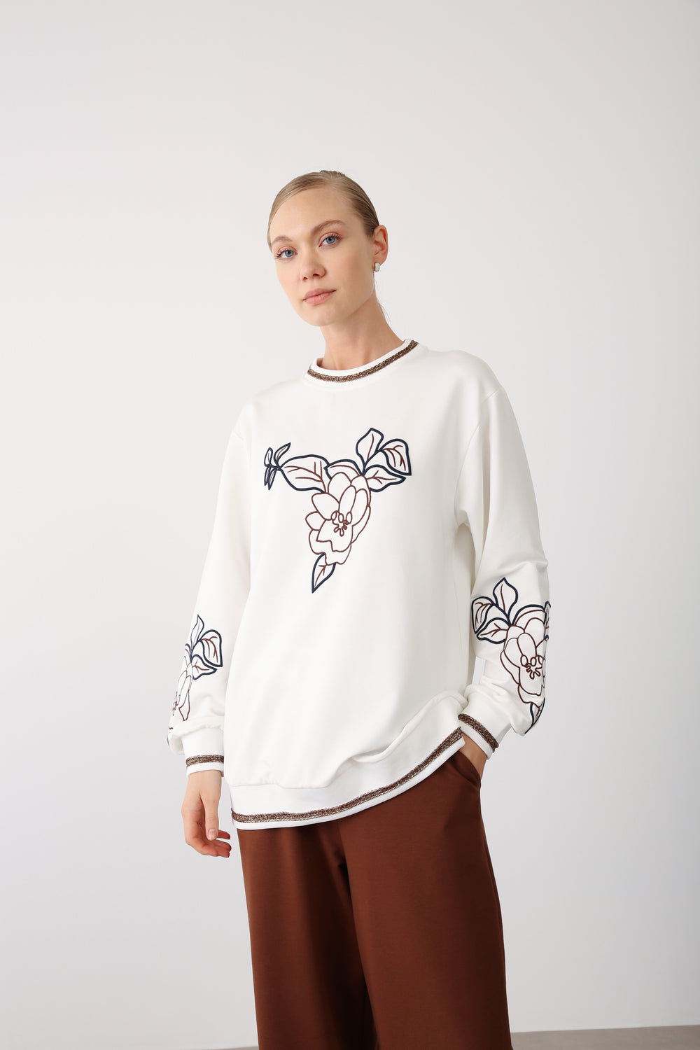 Wholesale Two-Thread Fabric Embroidered Sweatshirt - Brown