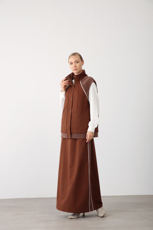 Wholesale Two Thread Fabric Contrast Side Detailed Long Skirt – Brown