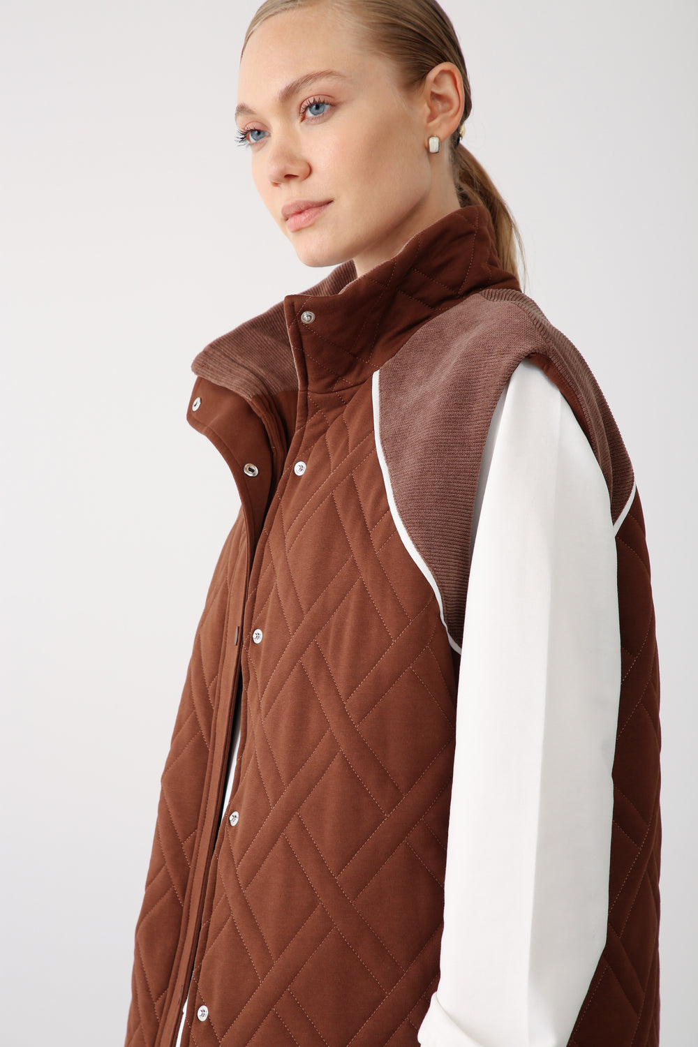 Wholesale Two-Thread Quilted Detailed Vest - Brown
