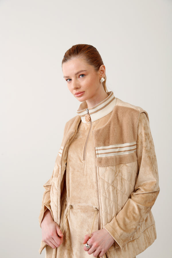 Wholesale Velvet Fabric Quilted Vest – Beige