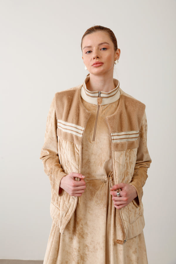 Wholesale Velvet Fabric Quilted Vest – Beige